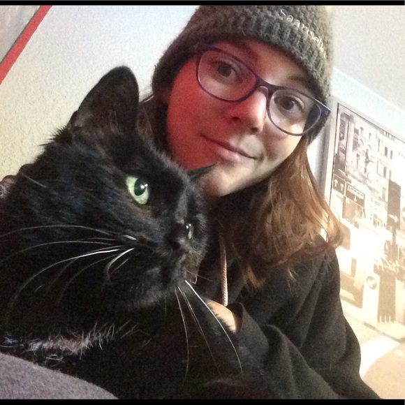 Meet your Posher, Britny - Picture 2 of 7